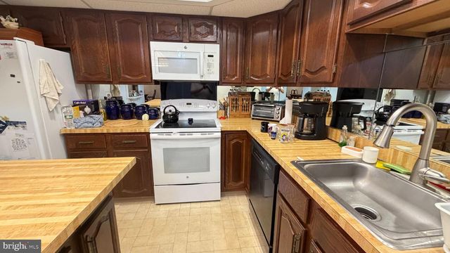 3 WILLIAM PENN CT, Monroe Township, NJ 08831