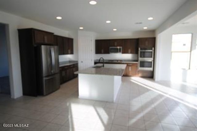 10947 W RENWICK Drive, Marana, AZ 85653