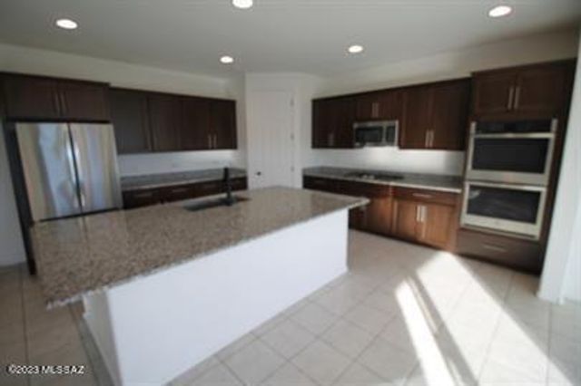 10947 W RENWICK Drive, Marana, AZ 85653