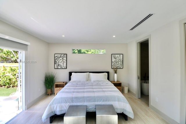 2975 SW 15th St, Miami, FL 33145