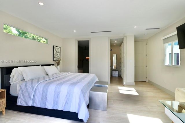 2975 SW 15th St, Miami, FL 33145