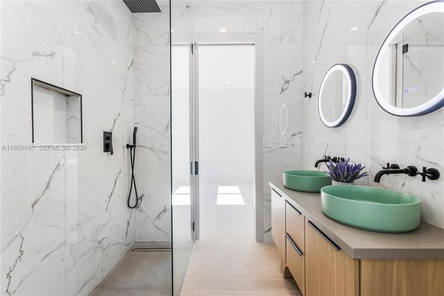 2975 SW 15th St, Miami, FL 33145