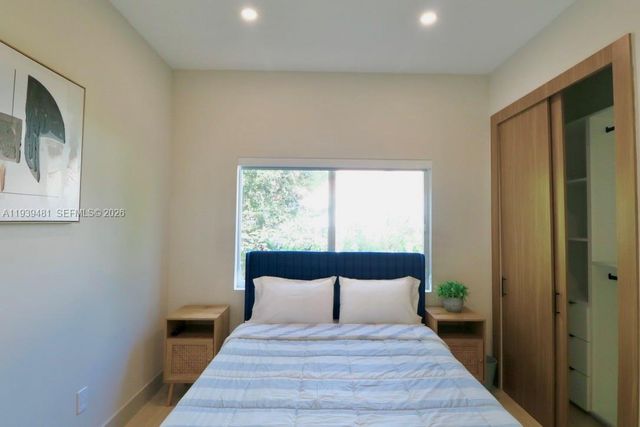 2975 SW 15th St, Miami, FL 33145