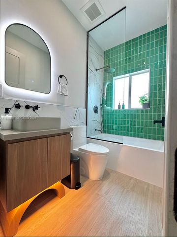 2975 SW 15th St, Miami, FL 33145