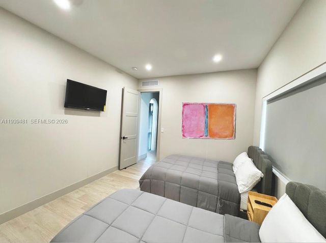 2975 SW 15th St, Miami, FL 33145