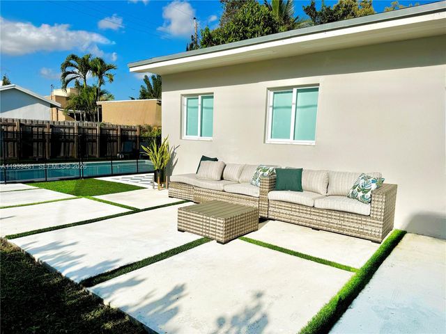 2975 SW 15th St, Miami, FL 33145