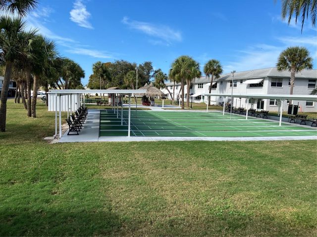 5247 81ST STREET N 18, St Petersburg, FL 33709