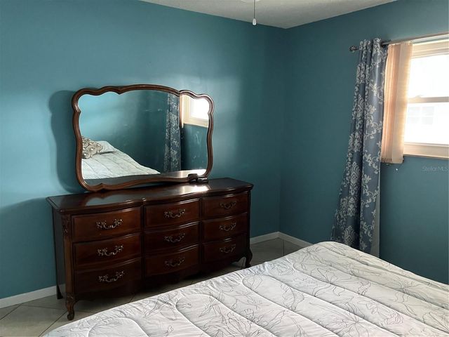 5247 81ST STREET N 18, St Petersburg, FL 33709