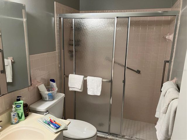 5247 81ST STREET N 18, St Petersburg, FL 33709