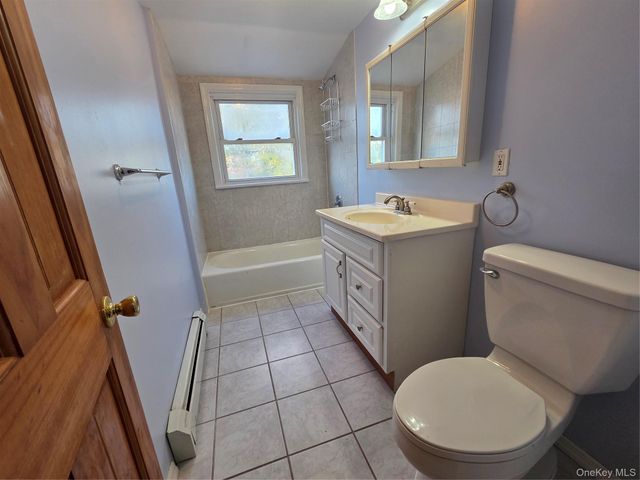 220 Raff Avenue, Mineola, NY 11501