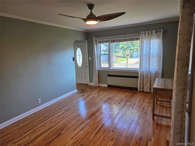 220 Raff Avenue, Mineola, NY 11501