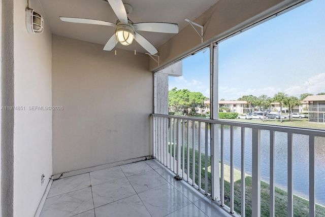 140 Lakeview Dr 203, Weston, FL 33326