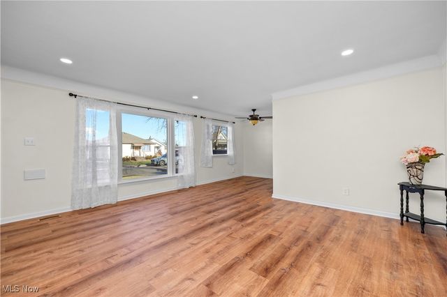 3325 Commonwealth Drive, Parma, OH 44134