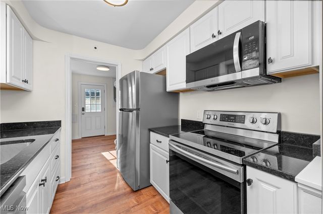 3325 Commonwealth Drive, Parma, OH 44134