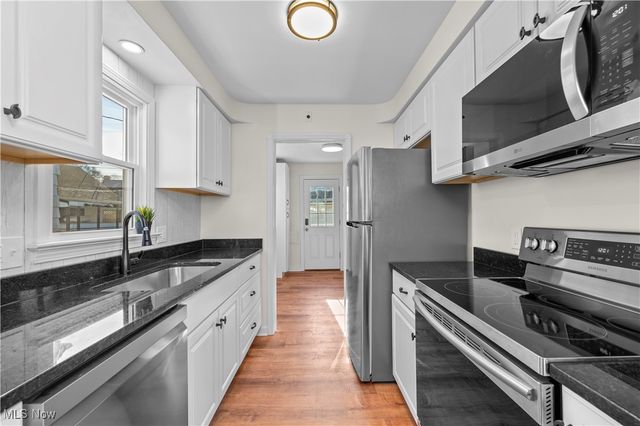 3325 Commonwealth Drive, Parma, OH 44134