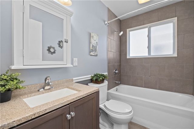 3325 Commonwealth Drive, Parma, OH 44134