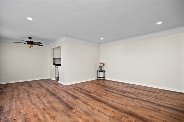 3325 Commonwealth Drive, Parma, OH 44134