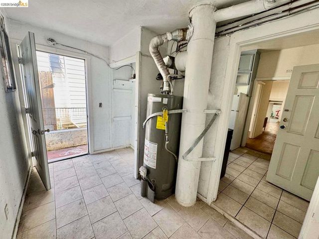 220 International BLVD, Oakland, CA 94606