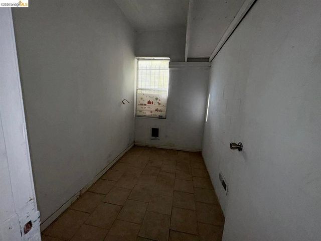 220 International BLVD, Oakland, CA 94606