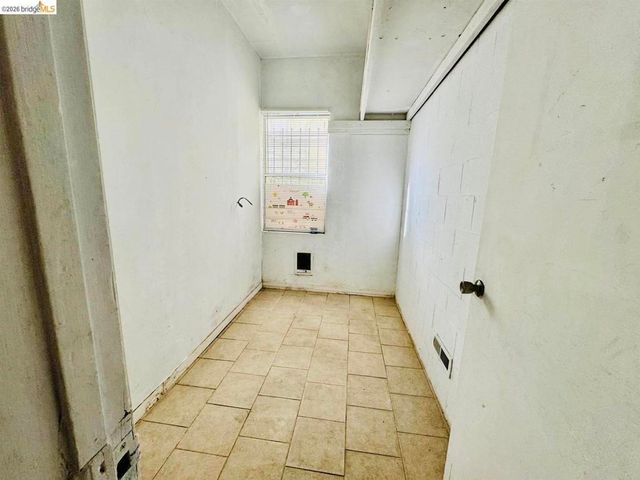 220 International BLVD, Oakland, CA 94606