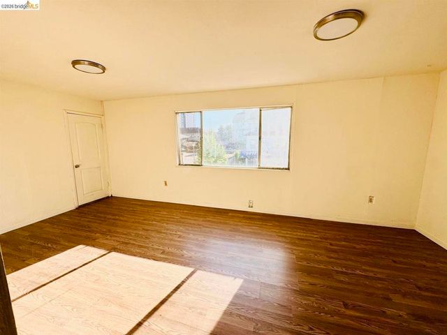 220 International BLVD, Oakland, CA 94606