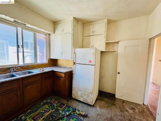 220 International BLVD, Oakland, CA 94606