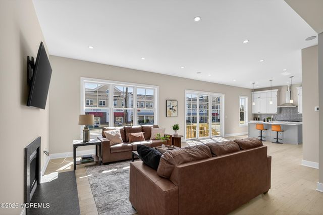 4 Arthur Lane, Cranbury, NJ 08512