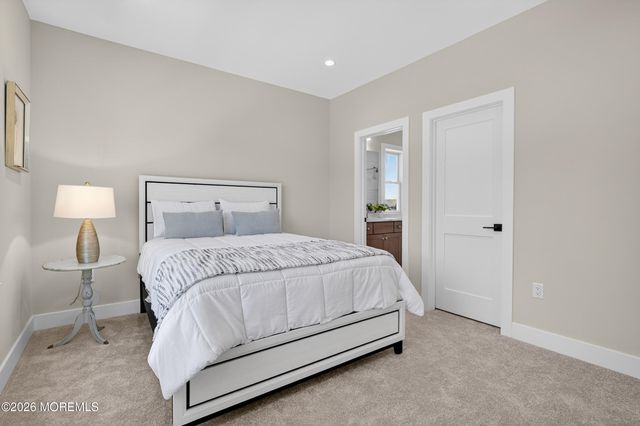 4 Arthur Lane, Cranbury, NJ 08512