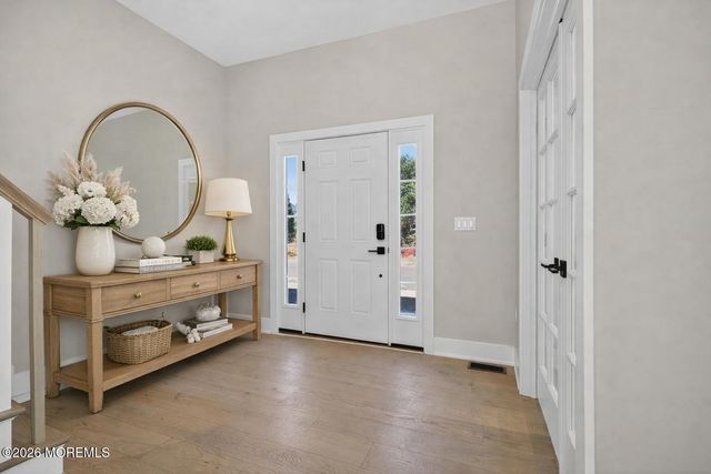 4 Arthur Lane, Cranbury, NJ 08512