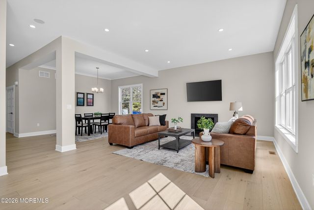 4 Arthur Lane, Cranbury, NJ 08512