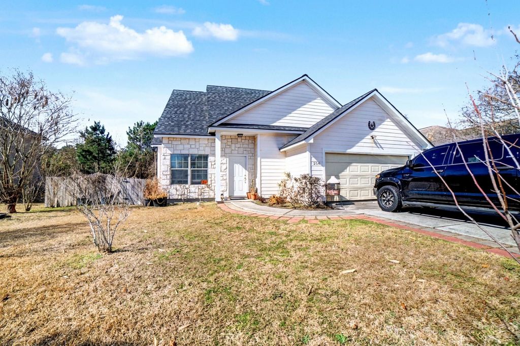 256 Kellyn Court, Conroe, TX 77306