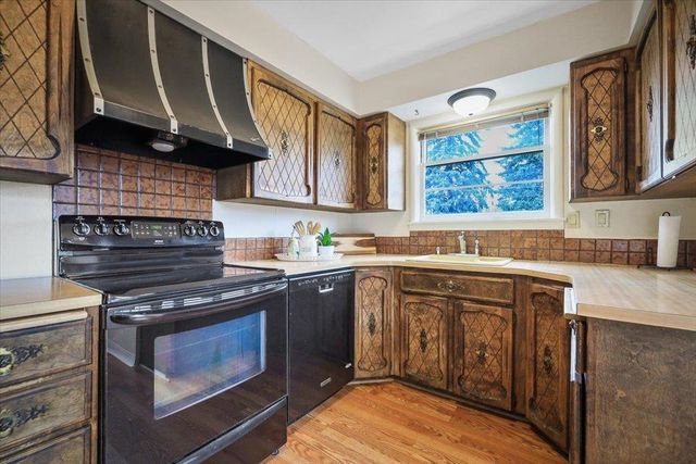 10818 E Nixon Ave, Spokane, WA 99206