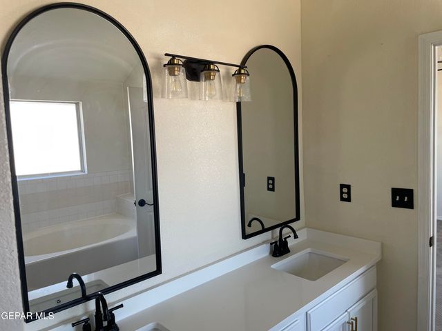 841 DAKOTA RIVER Avenue, El Paso, TX 79932