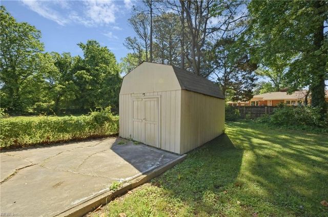 10 E Southampton AVE, Hampton, VA 23669