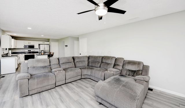 447 Vanderbuilt Street, Pickerington, OH 43147