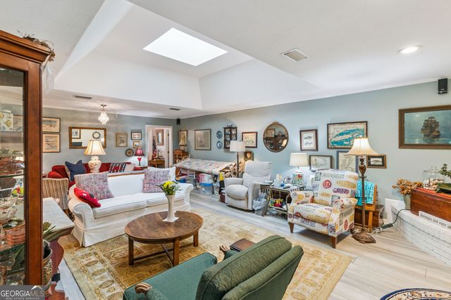 219 Five Pounds Road, St. Simons, GA 31522