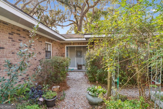 219 Five Pounds Road, St. Simons, GA 31522