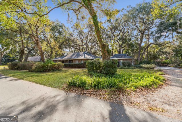 219 Five Pounds Road, St. Simons, GA 31522