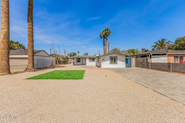 3020 E VIRGINIA Avenue, Phoenix, AZ 85008