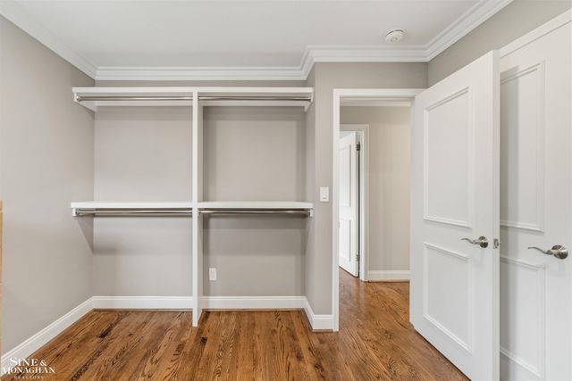 816 Hidden Lane, Grosse Pointe Woods, MI 48236