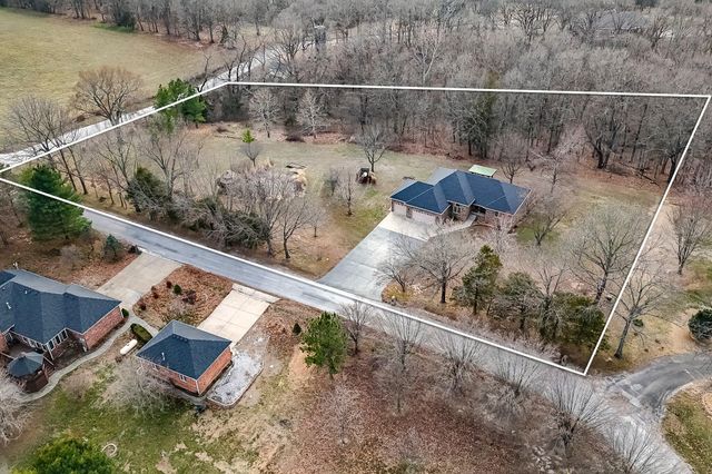 997 S Oak Ridge Road, Nixa, MO 65714