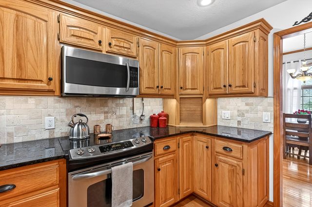 997 S Oak Ridge Road, Nixa, MO 65714