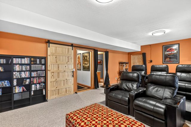 997 S Oak Ridge Road, Nixa, MO 65714