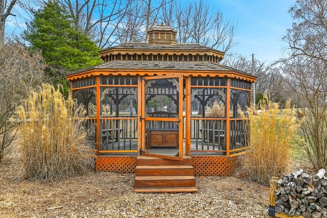 997 S Oak Ridge Road, Nixa, MO 65714