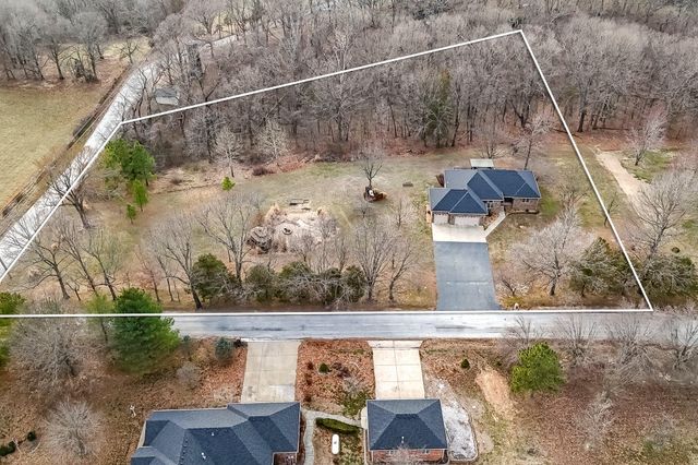 997 S Oak Ridge Road, Nixa, MO 65714