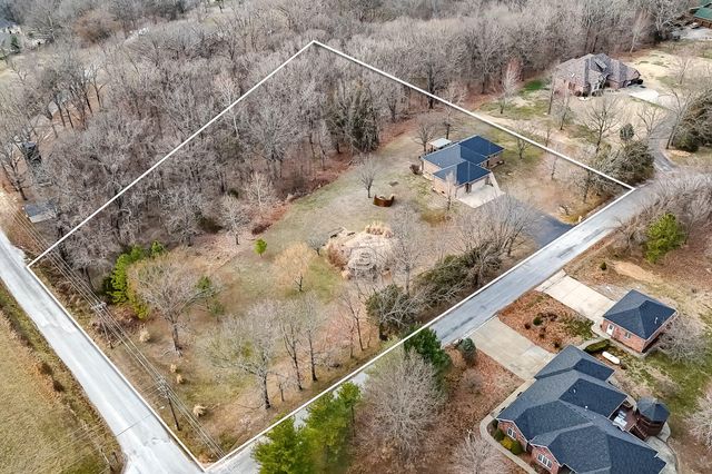 997 S Oak Ridge Road, Nixa, MO 65714