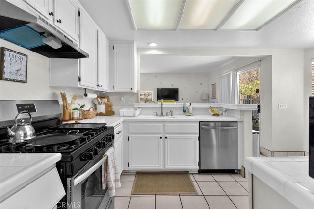 2266 N Forest, Rialto, CA 92377