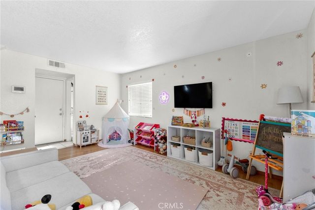 2266 N Forest, Rialto, CA 92377