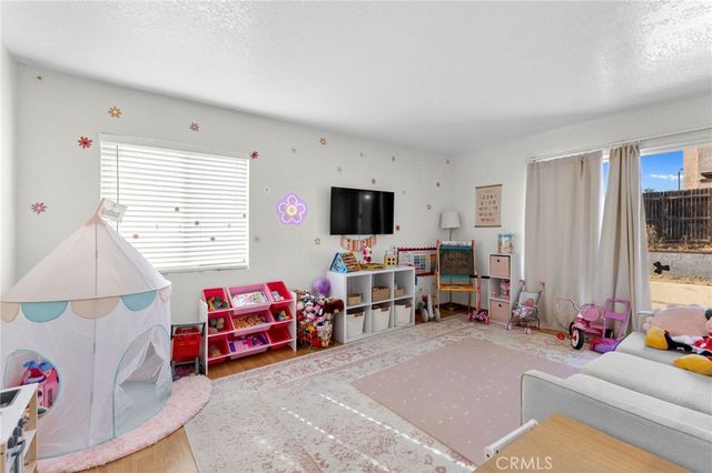 2266 N Forest, Rialto, CA 92377