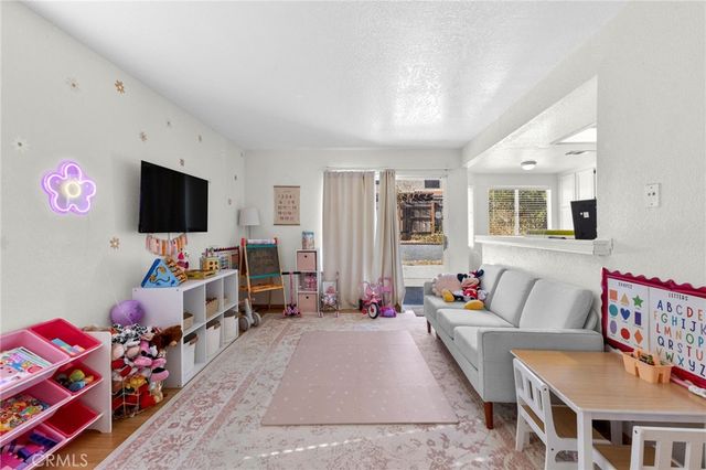 2266 N Forest, Rialto, CA 92377